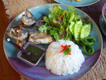 肉厚の鯛を味わうスープ「トム・ヤム・プラー」