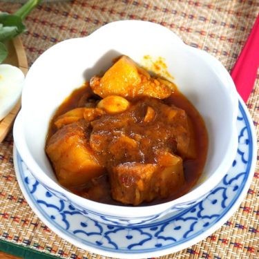 この美味しさは知るべき！北タイの豚煮込みカレー「ゲーン・ハンレー」。