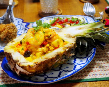 おもてなしにもピッタリ！パイナップル入りチャーハン。