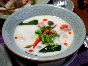 寒い冬に美味しい！南国タイのスープ「トムカーガイ」！