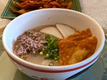 米粉100％の麺を使ったヘルシーメニュー、「トムヤムスープのタイ汁麺」レッスン！