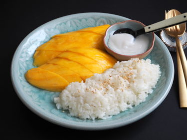 カオニャオマムアン（ข้าวเหนียวมะม่วง）