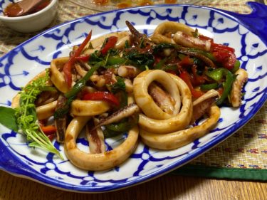 ガパオは海鮮とも好相性！激旨「イカのガパオ炒め」