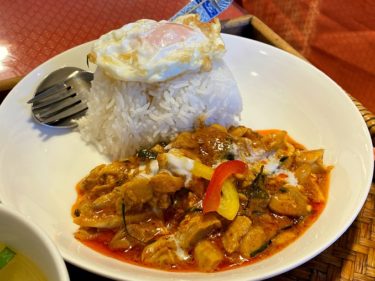 「トムヤムクン」でボリューム満点のタイ料理ランチを食す。【荻窪】