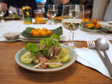 土鍋ご飯も牛肉のヤムもいいけど、「うずらの卵のお菓子」が美味だった！