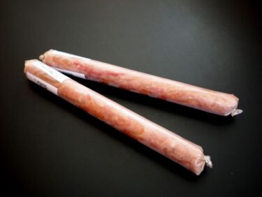 ネーム（แหนม）